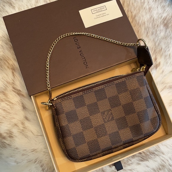 Louis Vuitton Clutch - Picture 10 of 14